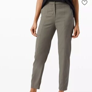 Lululemon Dynamic Days Travel Pant size 8 grey sage